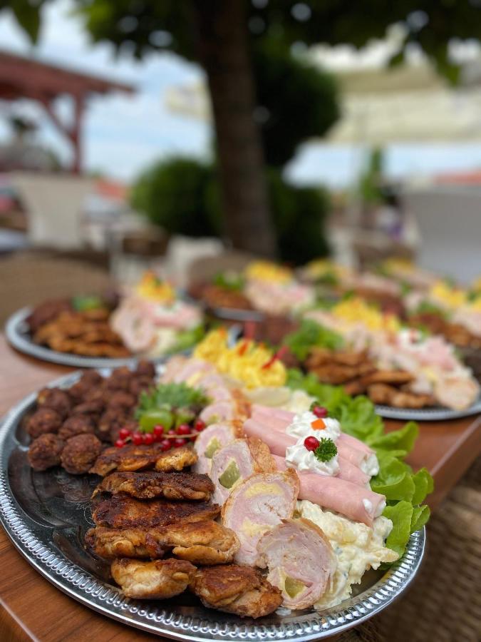 Malom Club Panzio Bed & Breakfast Baja Luaran gambar
