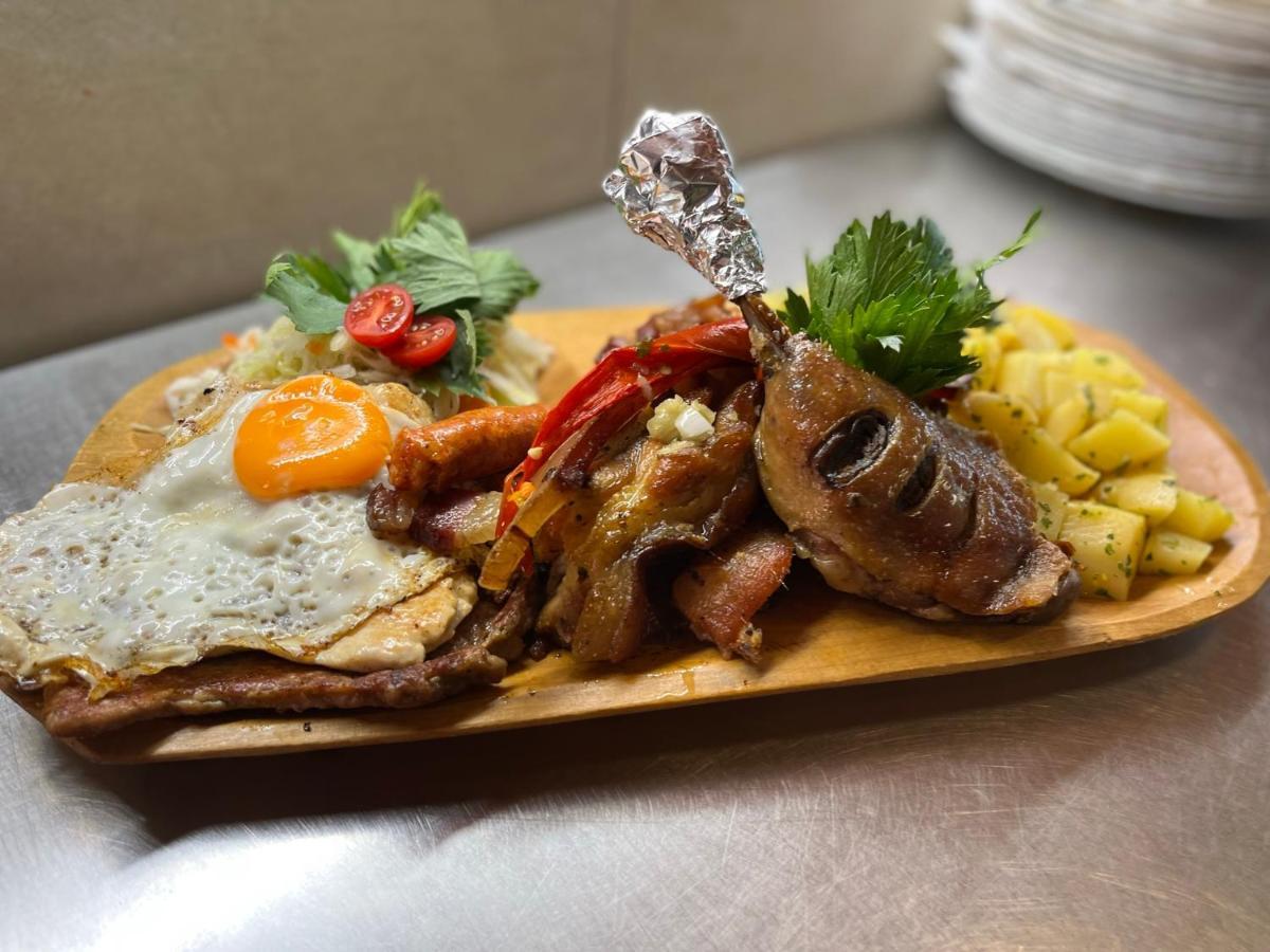 Malom Club Panzio Bed & Breakfast Baja Luaran gambar